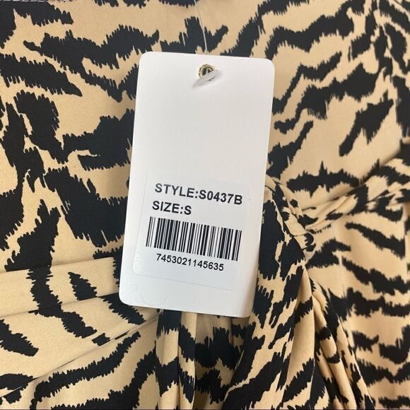 Envya Talia Twist Front Zebra One Piece - Picture 9 of 11